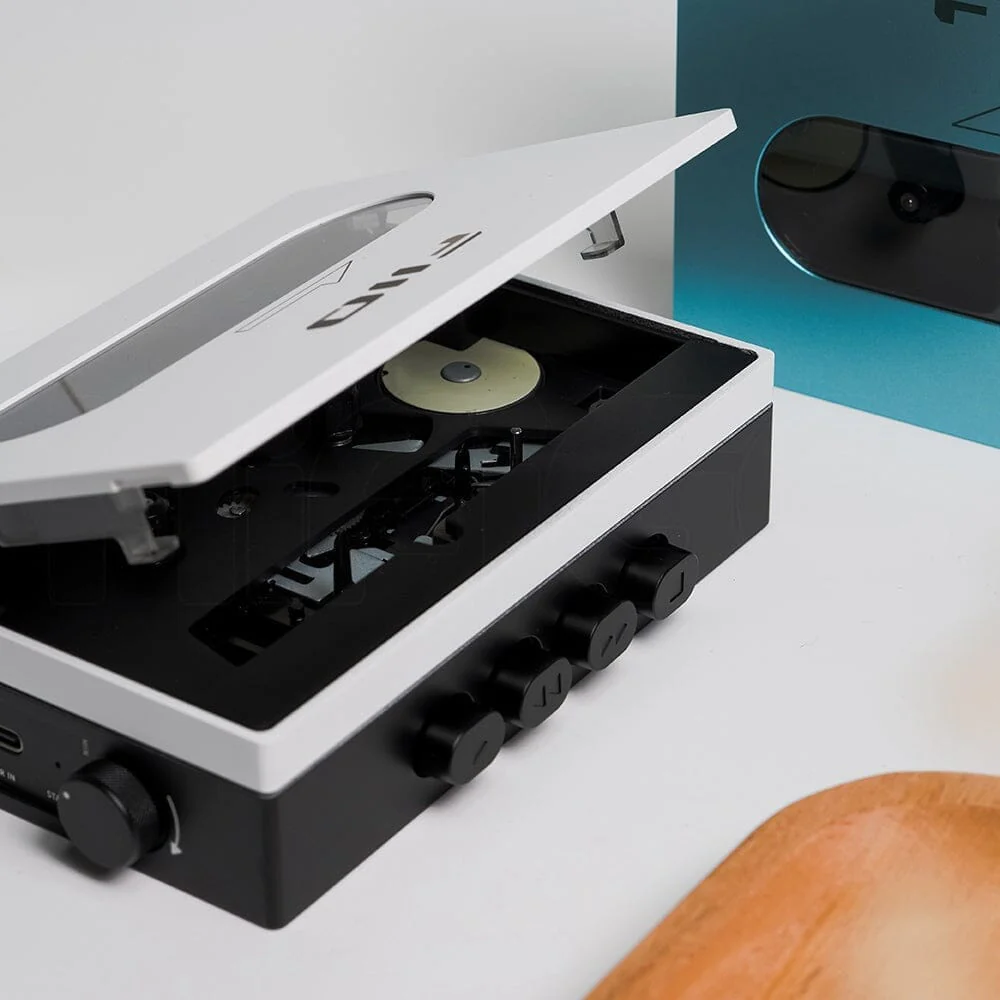 FiiO CP13 Portable Stereo Cassette Player - Image 13
