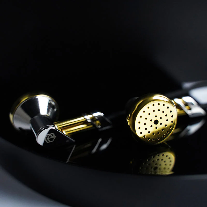 Rose Technics Martini Flagship Dynamic Driver Flat Earbuds - Image 3