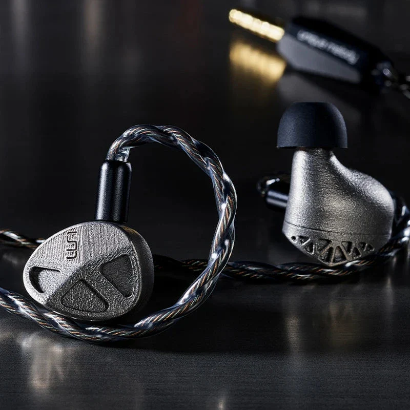 Unique Melody Stardust 2DD + 4BA Hybrid Drivers IEMs - Image 3